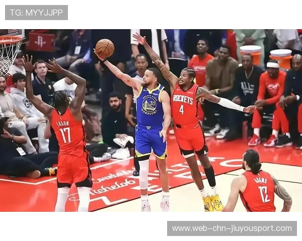 勇士追梦格林反击助攻，队友完成精彩上篮